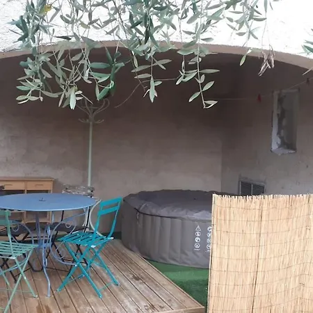 Apartment Bas De Villa, Jardin Et